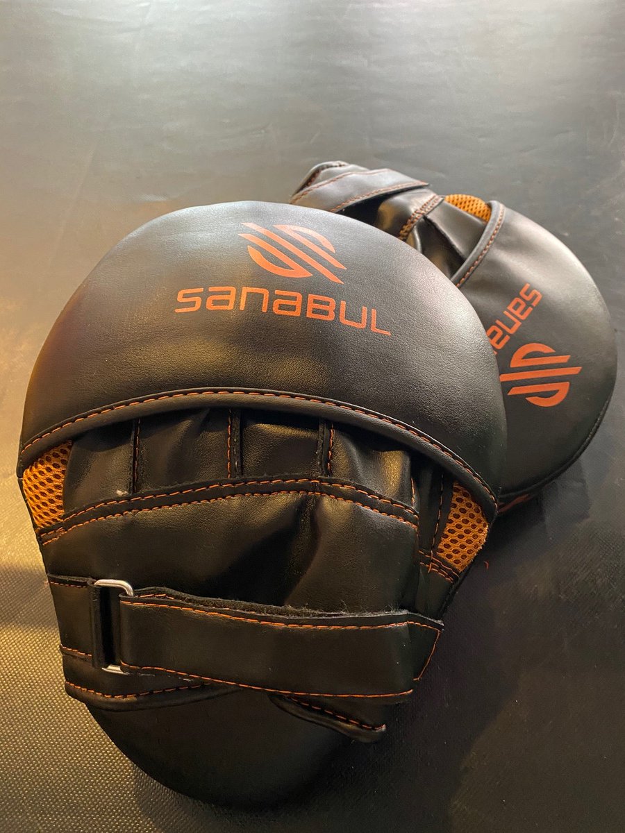 BushidoRalphNYC's tweet image. Tools of the trade! 💥🥊 #Boxing #BoxingTrainer #NYC @sanabul @_ThePugilist (at @WorkTrainFight in New York, NY) swarmapp.com/c/50FPLmUMUS8