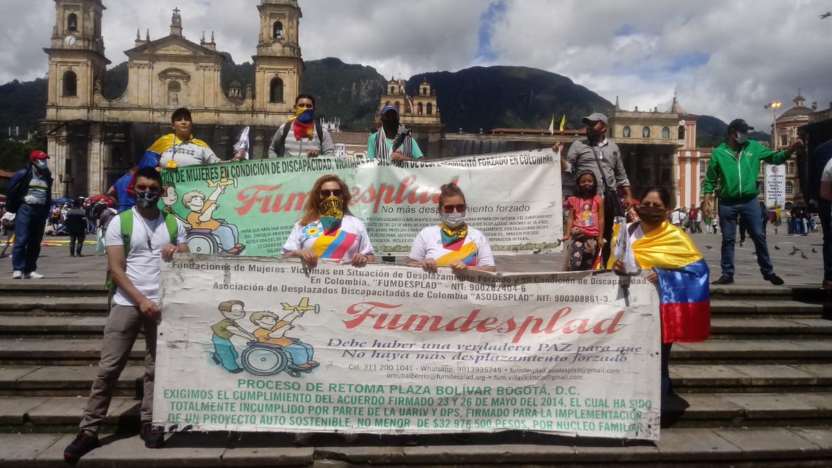 VictimasUV's tweet photo. Las Víctimas del Conflicto Armado marchamos por:  Vivienda de interés prioritario y Creación y vinculación de un grupo específico dentro del SISBEN de la población en calidad de víctima del conflicto armado. #ParoNacional19M  #victimasdelaunidaddevictimas @ComisionVerdadC https://t.co/Pmu5VOPNlM