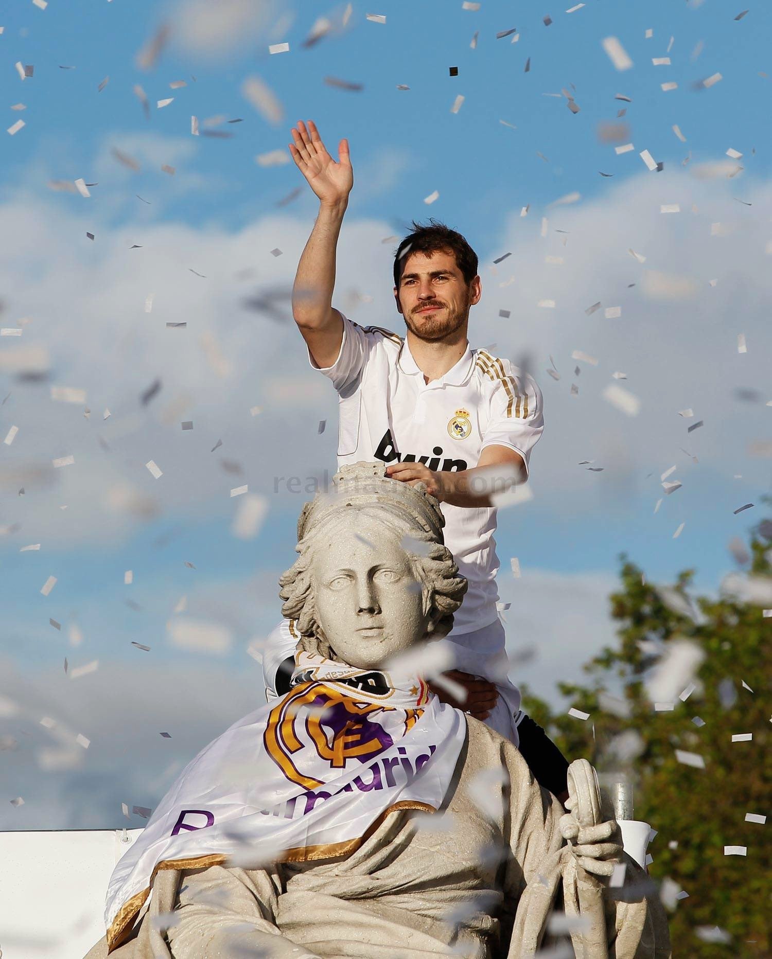 Happy birthday to our eternal captain, Iker Casillas! 
A true Madridista, who bleeds for Real Madrid! 