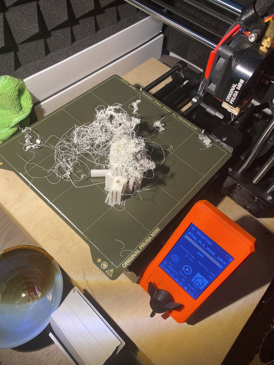 layer_by_layer's tweet photo. @chinbeard I am attempting to 3D print a heroforge mini I’ve modified. Clearly it going well. This was attempt 3. https://t.co/KaT56WegZL