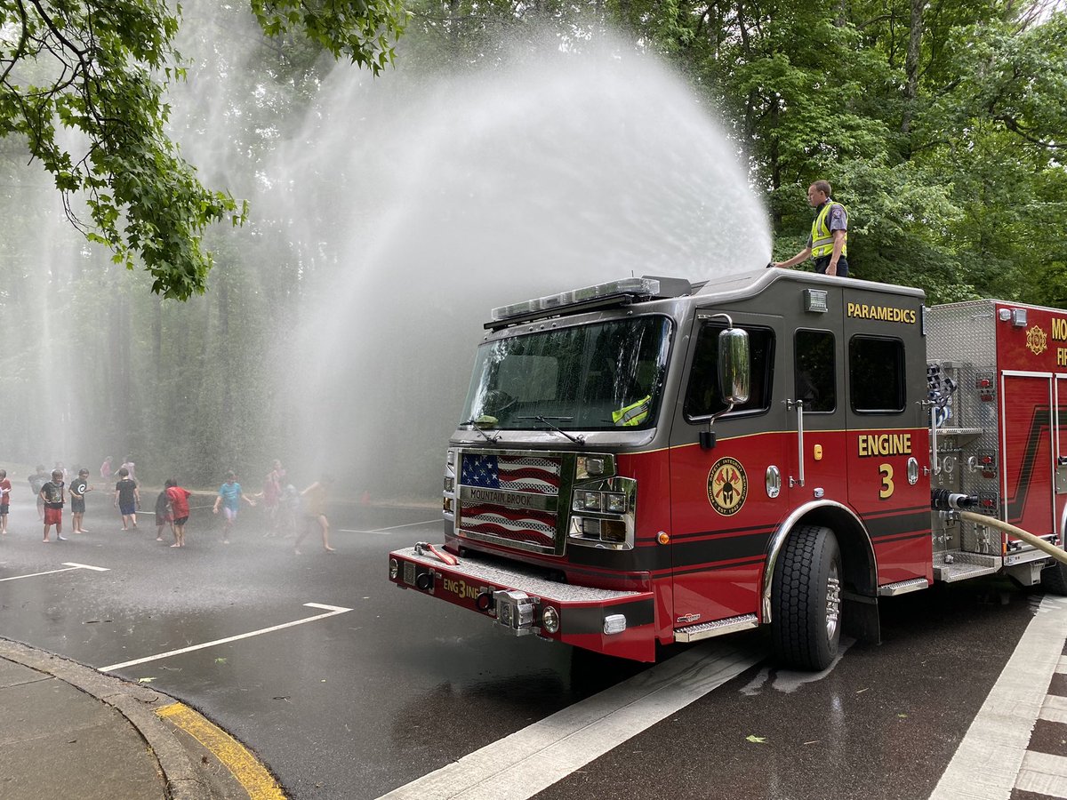 MtnBrookFD's tweet image. It’s that time of year! @cbechiefs #Engine3 #firetruck