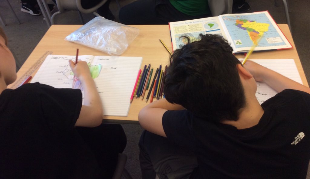 BedfordYr5's tweet photo. Super map skills today. We have spent the afternoon locating the countries that make up South America. https://t.co/S8chOV6HVL