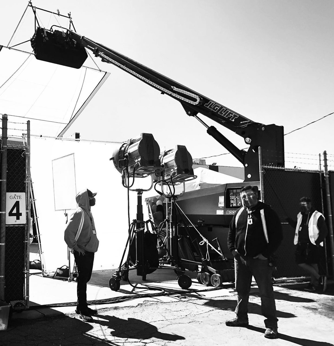 FranceLca's tweet photo. "Sometimes, things are simply Black &amp; White. @iatselocal728, in solidarity. "

📷 @thechaconzone

#setlighting #setlightingtechnician #studiolighting #firstunitelectric #tvproduction #filmproduction ##mbseco #arrihmi #arrihmi18k #gripandelectric #lampoperator #tvseries #tvdrama https://t.co/8oxF6EXLvU