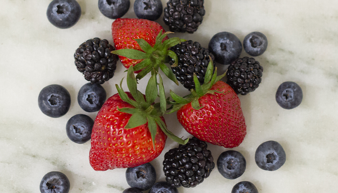 Celebrate warmer days with fresh, juicy berries that are practically bursting with nutritional benefits, with our Strawberry, Spinach &amp; Pecan Pasta #recipe, made with #Dreamfields Elbows. dreamfieldsfoods.com/all-recipes/st… #healthyrecipes