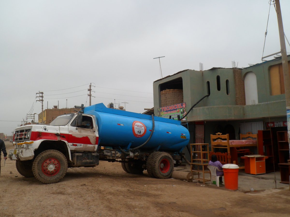 Lima - eine Zukunft ohne #Wasser? Die Millionenstadt Lima hängt am Tropf und leidet seit mehreren Jahren an einer zunehmenden #Wasserknappheit. Vor allem die ärmere Bevölkerung leidet an den Folgen peru-suedamerika.com/lima-eine-zuku…