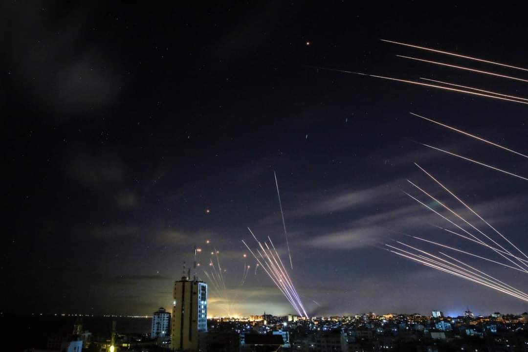 #SonDakika 

Son on günde Gazze'den işgal altındaki topraklara 4000 roket fırlatıldı. 

#GazzeDireniyor