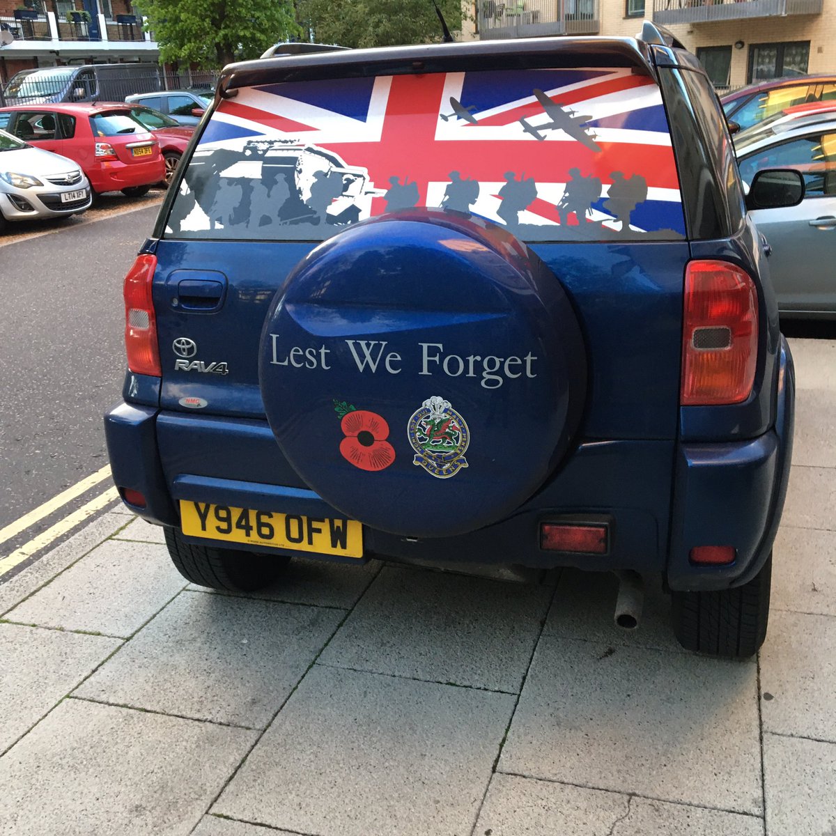Littlecub647's tweet photo. @giantpoppywatch #LestWeForget in our Japanese Toyota https://t.co/KDH1gWfXnL