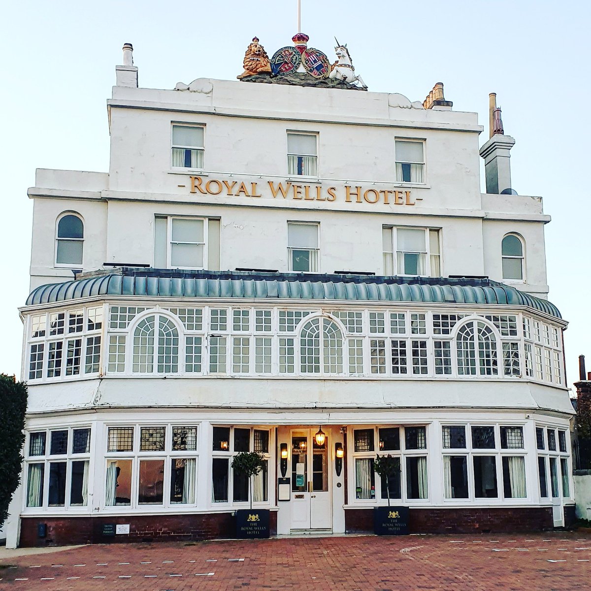 We are hiring! We are in the lookout for a weekend night porter to join our busy team... shifts would be 10pm-7am Fri, Sat and Sun. For more info and to apply head to our website! #TunbridgeWells #shepherdneame