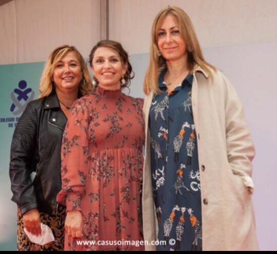 northspain's tweet photo. El  sábado recogí l premio de investigación #sorclara x un proyecto n l  q buscamos formas menos cruentas de recoger orina a nuestros lactantes.Muy orgullosa recojo el premio junto a mi “jefa” (y AMIGA), en nombre del equipo de #urgenciaspediatricas del #HUMV. 📷 @CasusoImagen https://t.co/0J9pCdTixV