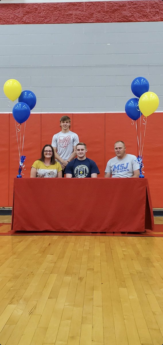 CoachJeffEssig's tweet image. Congratulations to @Logan_Owens33 &amp;amp;  @Cole_Grigs on their #commitment to @MSJ_FB 
#SigningDay🏈
#NextLevelTiger🐯
#TateTempoOGs🐯🏈