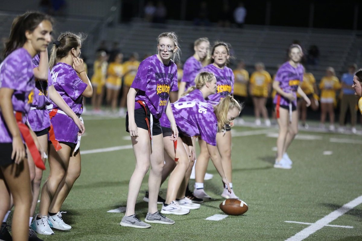 DanelskiE's tweet photo. Ocon Powder Puff  2021 Seniors vs Juniors
Seniors Win!

#allisonstoneberg, #OconPride, #notjustavolleyballplayer https://t.co/zuB8GXW4rv