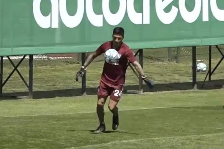 tuchojurnet13's tweet photo. "Enzo Pérez, Adam Smith y ser arquero" ⚽️🧑🏻 Nueva nota en #DeContra para palpitar el histórico partido de hoy. Leela acá ➡️ https://t.co/JyMelwJrHh https://t.co/0eGrisZsSK