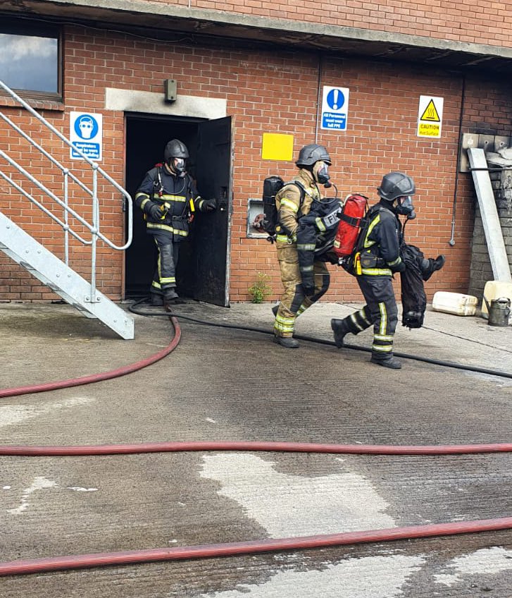 CorkCityFire's tweet photo. We have officers in Bray completing a Breathing Apparatus Instructor course over the last 2 weeks. 

This challenging course equips officers with the skills to teach firefighters about BA. 

Officers from Galway Fire Service and @corkairport Fire &amp; Rescue are also participating. https://t.co/UYm0vp2odC