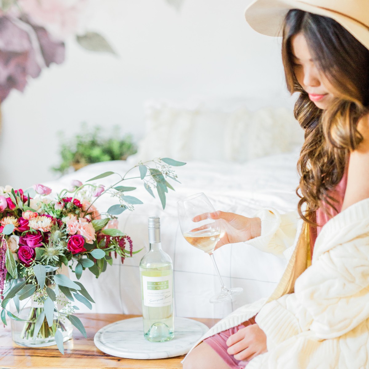 The delightful match to spring, our 2019 Virginia's Block Sauvignon Blanc opens with bright grapefruit and quince notes, with lime and savory herbal tones in the background. ⁣
⁣
Learn more about this fantastic wine today: bit.ly/DavisBynumSauv…⁣

📸: Joyfullygreen