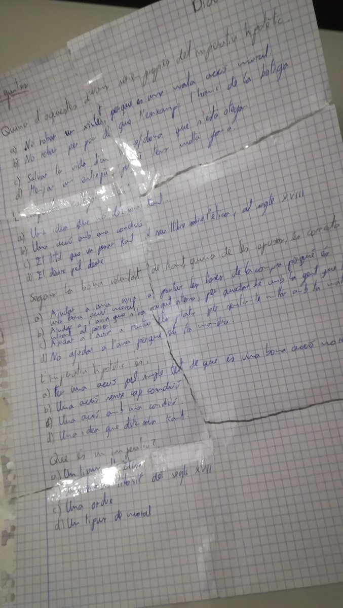 -Em pensava que l'activitat individual no l'havíem d'entregar després d'haver entregat la de grup.
-🤨 🤔 😏...

(A la següent classe)

-L'he recuperat de la brossa!!!

Li he promès un 10 de l'activitat davant de la classe si hi ha 10.000 RT q creuen q la sinceritat s'ho mereix.