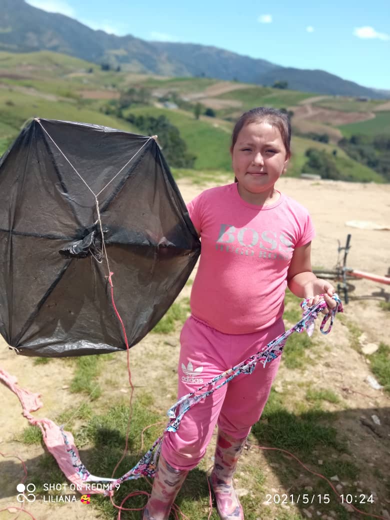 La institución celebra un papagayo para la historia <a href="/CRAJAUREGUI2/">CRAJAUREGUI</a>  <a href="/ZETachira/">ZonaEducativaTáchira</a> @MPPEDUCACION