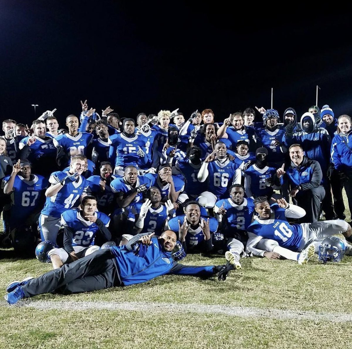 CoachJedBell's tweet photo. Thank you Woodbridge and @TheBridgeFB for absolutely everything. 4ever grateful. 4ever proud. 4ever family 💪🏼💙 https://t.co/JiD04D7W8S