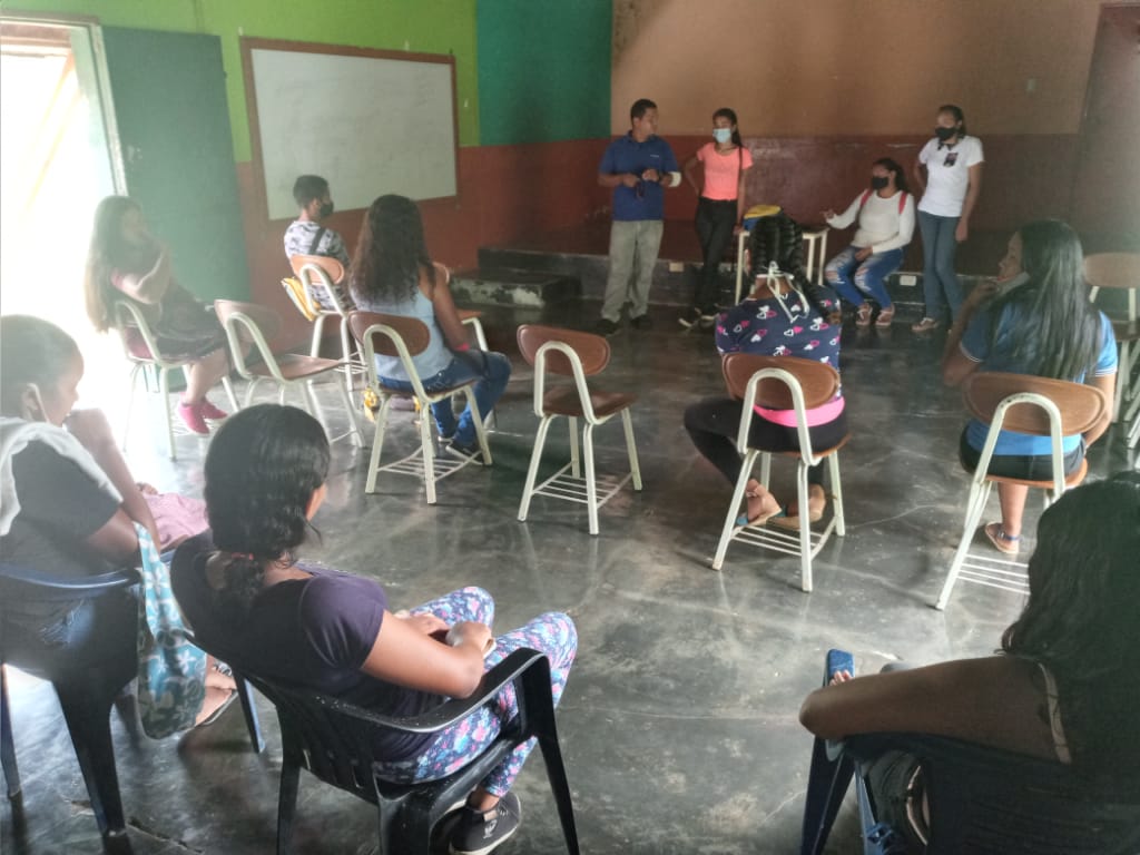 JPSUVCed's tweet image. #19May | 📸 | La Juventud del PSUV del Municipio Cedeño en conjunto con Chamba Juvenil Saber y Trabajo dan inicio a la conformación de las brigadas en todo el territorio, cumpliendo las orientaciones del Presidente Nicolas Maduro Moros.

#LeyChambaJuvenil
#DignidadPatriótica