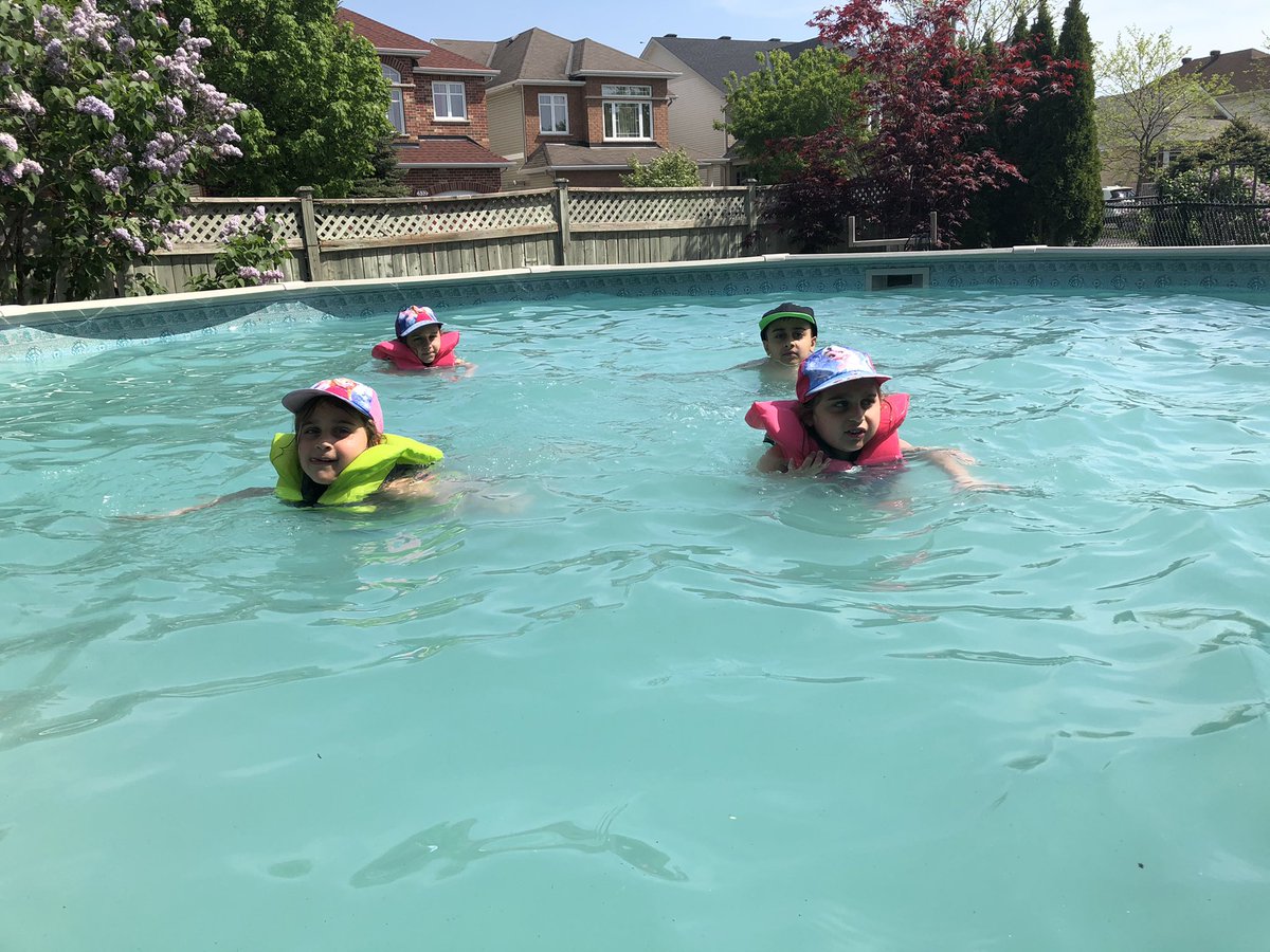 AngieMezher's tweet photo. Best way to enjoy this weather!!! @MmeVadeboncoeur @MissBSMY @MissBSMY @MrsCarrollSMY @EvertCaterina @MmeLuna_SMY @CindyDilamarter https://t.co/eTYeCnEy6s