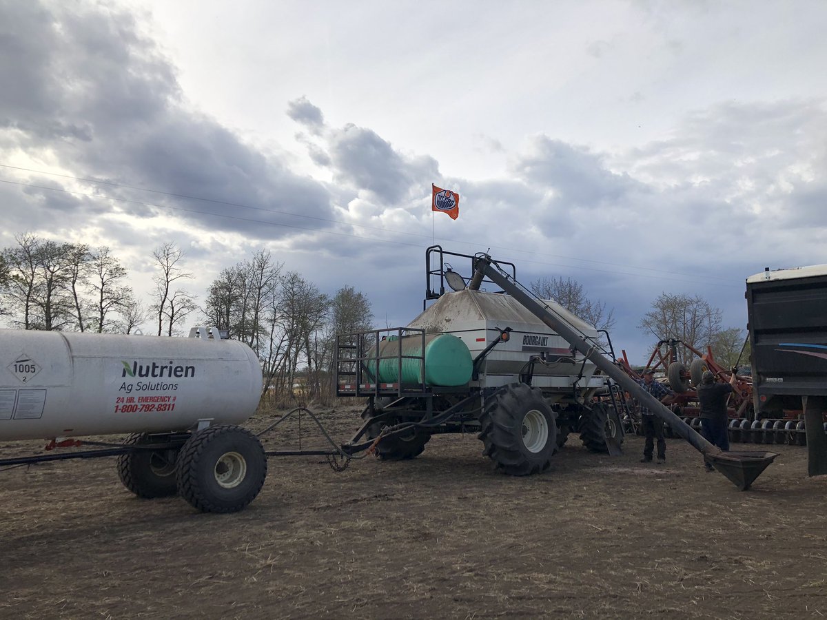 MatthewMatras's tweet photo. I like all my customers, but some I really like! #plant21  #LetsGoOilers https://t.co/dxsiUeKjRI