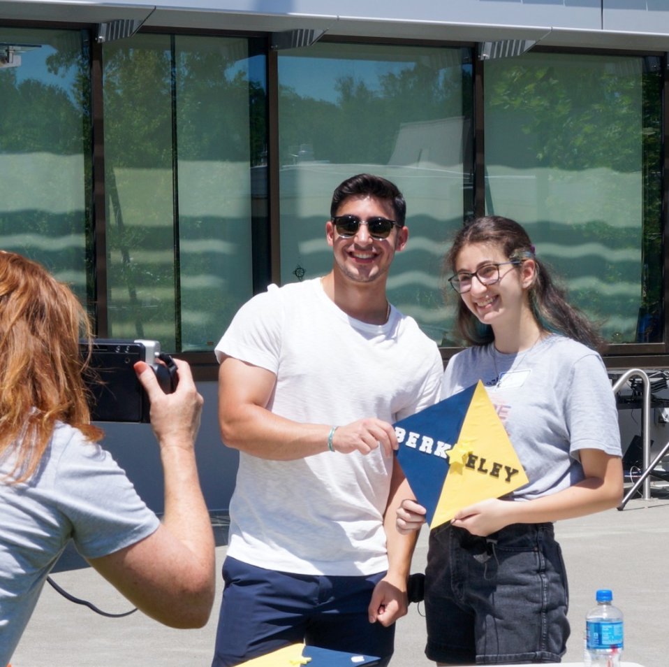 WestValleyCC's tweet photo. ✨Calling all grads!✨Please keep tagging us in your grad/transfer photos for the chance to be featured! 🎓🤩 #WVCGrad2021 #LifeAtWVC https://t.co/LnGYLdHHJq