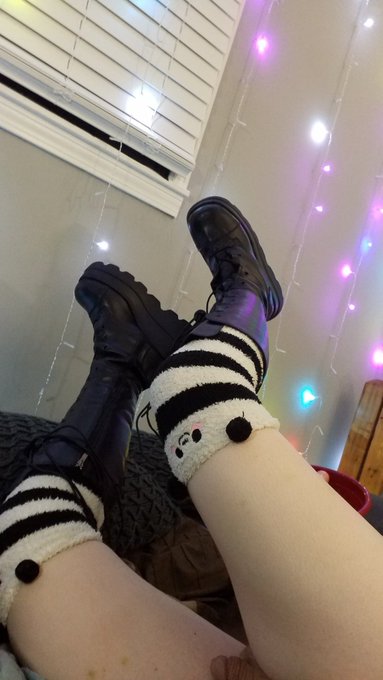 Got some new boots https://t.co/fed6KGbit2<a href="/tag/swirly"class="tags"><span>#swirly</span></a>