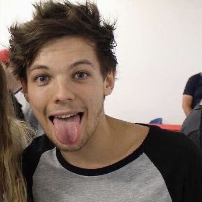 goldynastielt's tweet photo. my love was as cruel as the cities I lived in 

I vote #Louies for #BestFanArmy at the #iHeartAwards https://t.co/z8TXkVv4wx