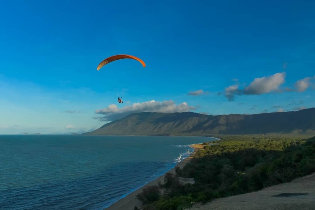 Would you... fly with me?
.
.
.
.
.
#travel #travelphotography #travelgram #traveling #travelling #travelblogger #traveltheworld #travelingram #explore #exploremore #adventure #roadtrip #photography #naturephotography #streetphotography #landscapephotogr… instagr.am/p/CPEbKuCAkQO/