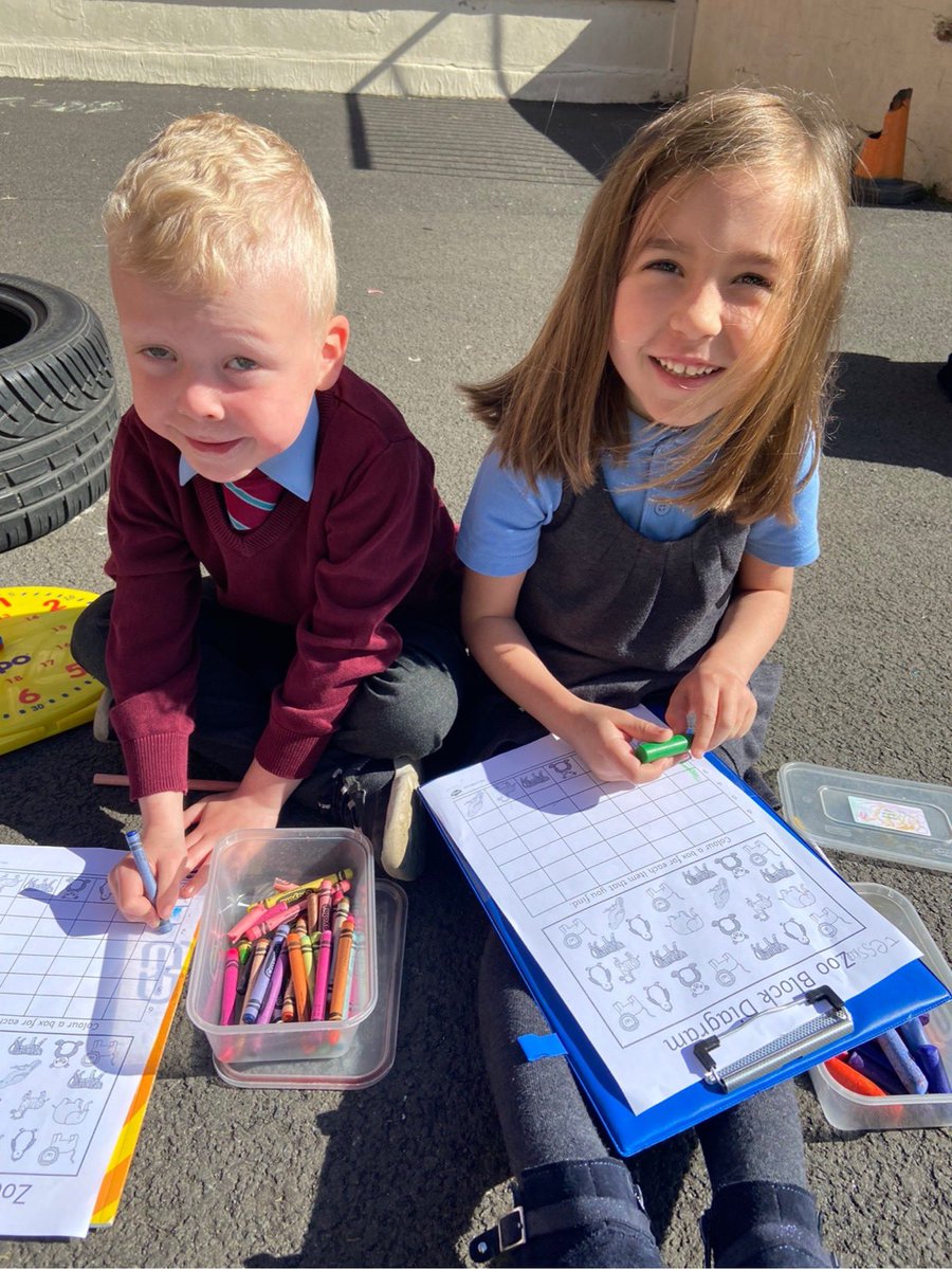 StCharlesGla's tweet photo. This term P1 are working on #DataHandling. Primary 1b took their #MathsOutdoors and learned all about #BlockGraphs. They were asking questions to gather information, organising and displaying their findings in a #BarGraph. #InformationHandling #OutdoorLearning @glasgowcounts https://t.co/xXRv4hCruE