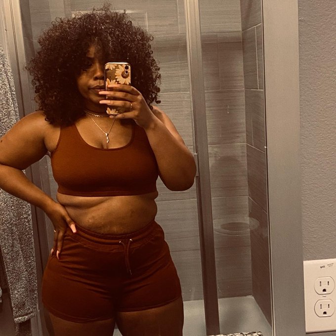 cookie monstaaaa🍪 https://t.co/SGxU3X6vBt