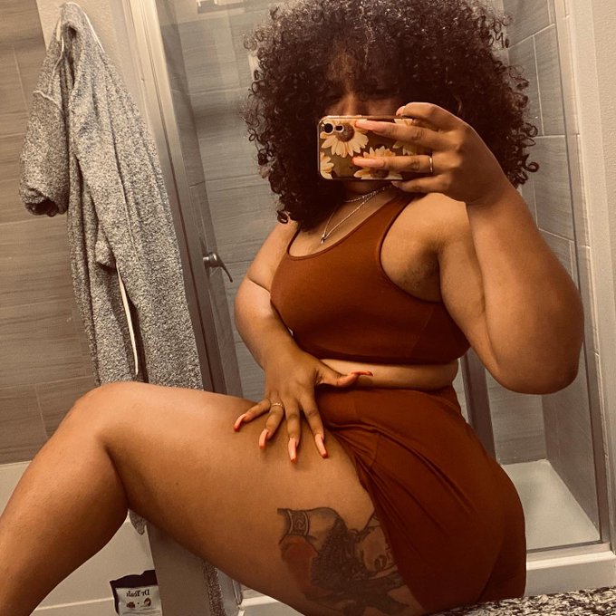 cookie monstaaaa🍪 https://t.co/SGxU3X6vBt