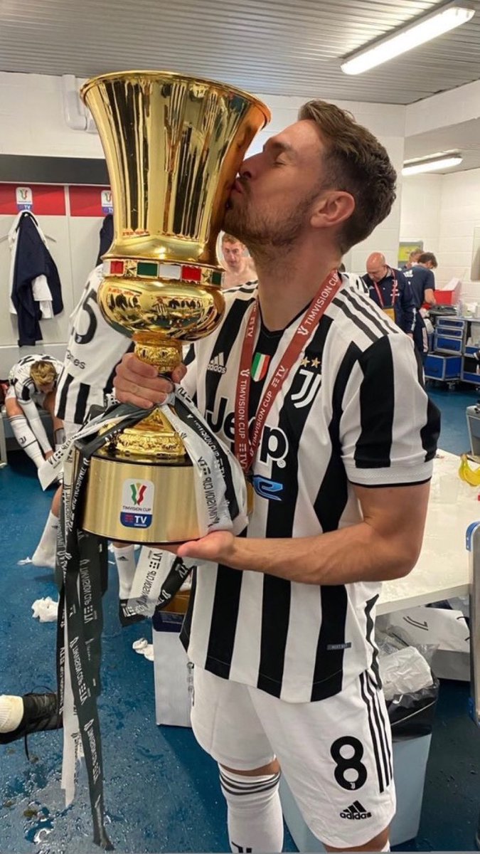avid_se's tweet image. COPPA ITALIA WINNER!! Congratulations @aaronramsey !! 💥

#aaronramsey #coppaitalia #forzajuve #juventus #juventusfc #finoallafine