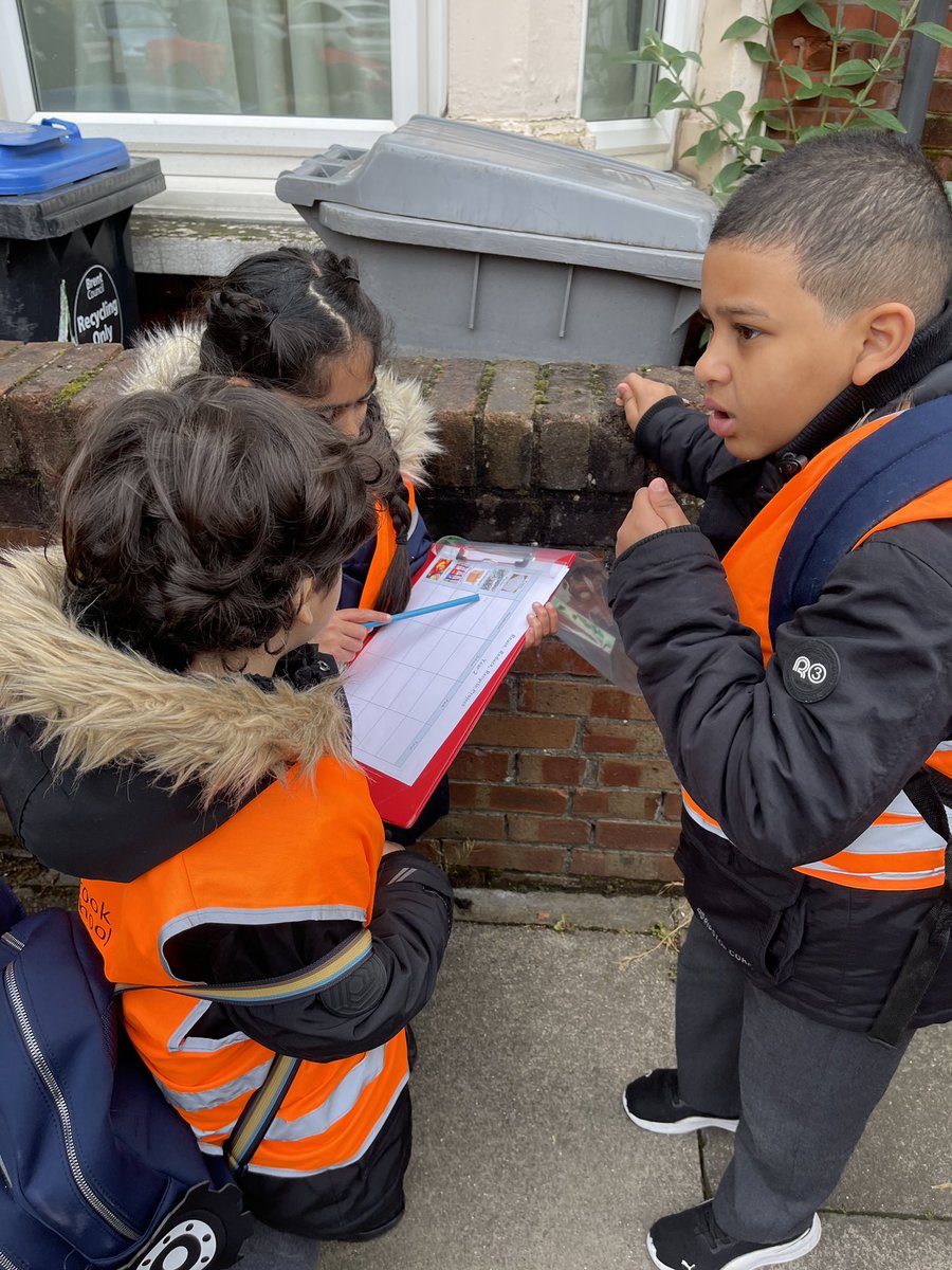 MBrookprimary's tweet photo. Our Year 2 geographers were out in our local area this week investigating the environment 🌍 the children recorded the litter they observed and will be busy planning how to make improvements ♻️ watch this space! #LocalArea #Brent #recycling #environment #makeadifference #MBrook https://t.co/EeS4maYn2Z