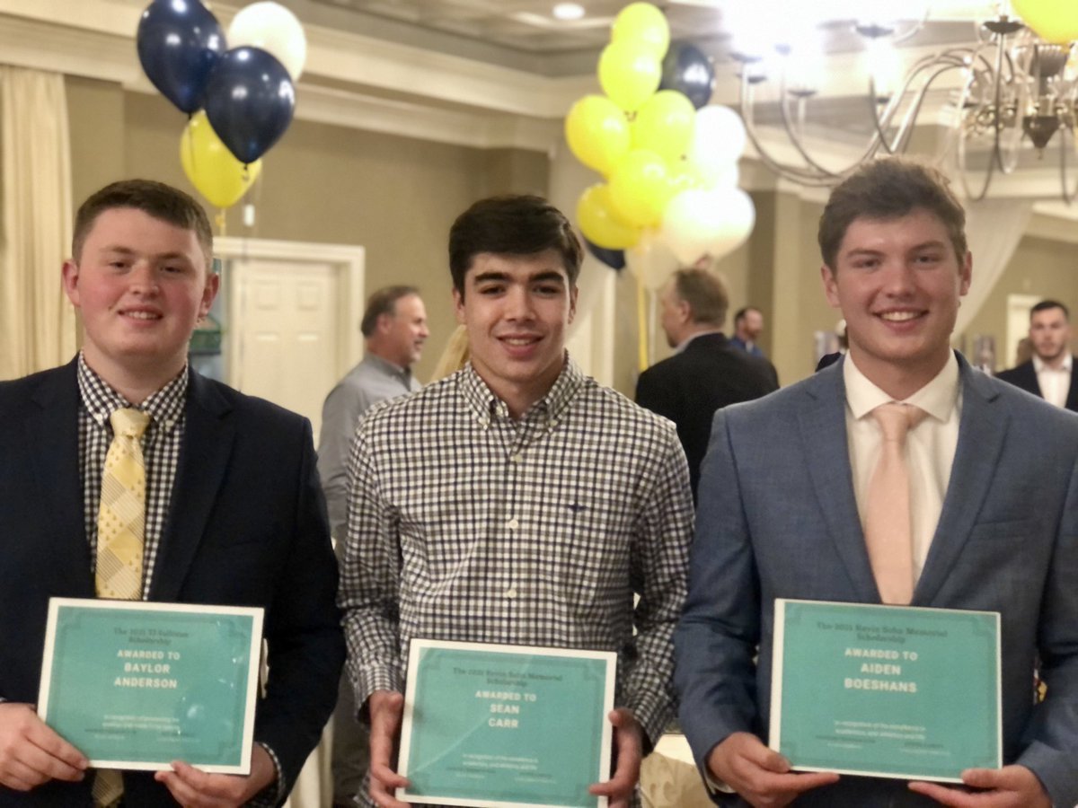 SGCBoosters's tweet photo. Congrats to this year’s scholarship recipients.
Aiden Boeshans(far right) and Sean Carr(middle) were each awarded $500 for the Kevin Sohn Memorial Scholarship.  Baylor Anderson(left) was awarded a $250 scholarship in memory of TJ Sullivan. Well done gentlemen! @masters_coach https://t.co/gSpw4HPzsX