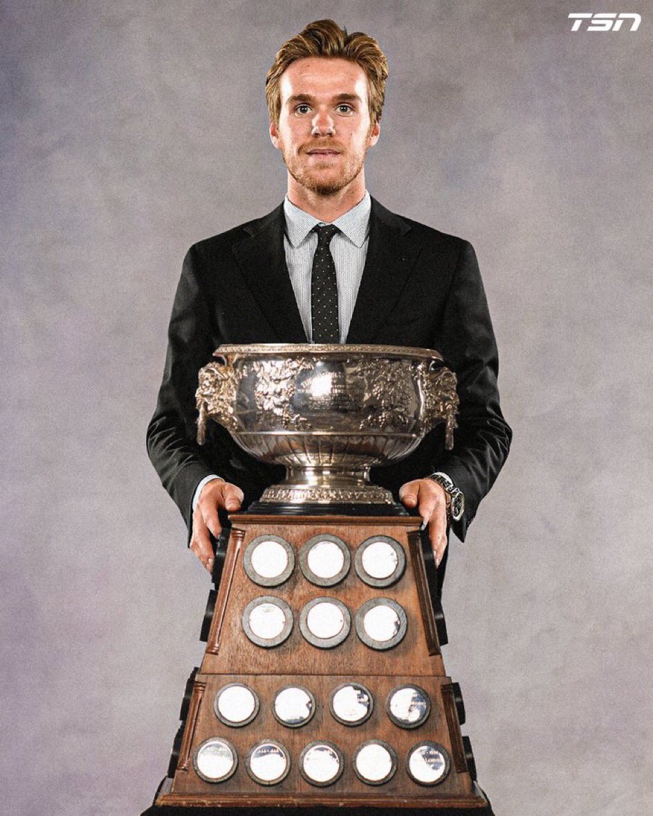 jborgida's tweet image. Can someone please use their Twitter power to blend these two photos. I just want to see it for no reason. 
@DownGoesBrown