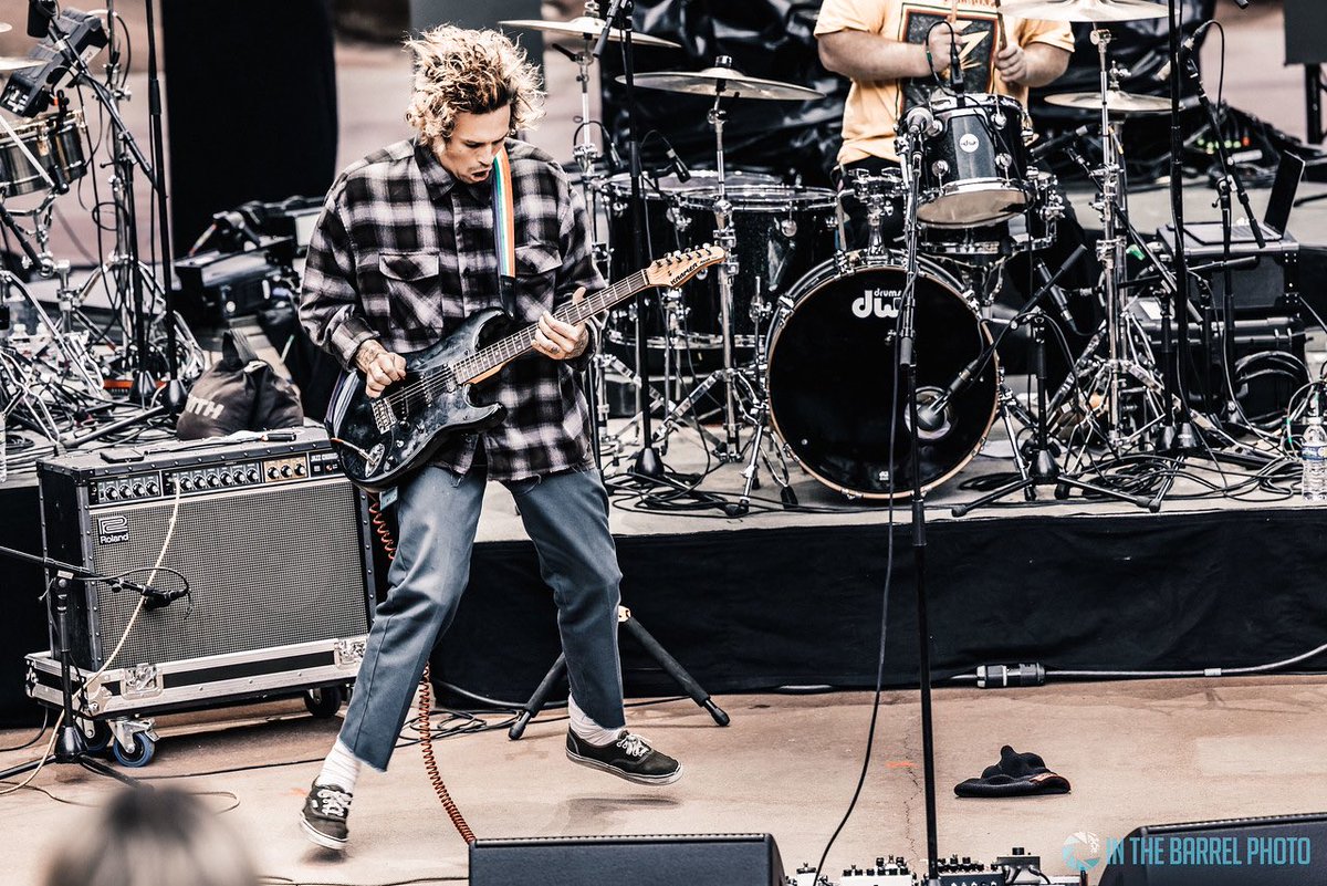 🏔 <a href="/iamdenm/">DENM</a> killin’ it last weekend at <a href="/RedRocksCO/">Red Rocks Park & Amphitheatre</a> in #Morrison #CO!

💿Visit ffm.to/slumbeachdenny to  download/stream his new album #SlumBeachDenny

📸 <a href="/Inthebarrel_kz/">Keith Zacharski</a> #DENM #newalbum #newmusic #fallin #blowitup #mywave #califas #lifes2short #silverbackmusic #silverbacklive