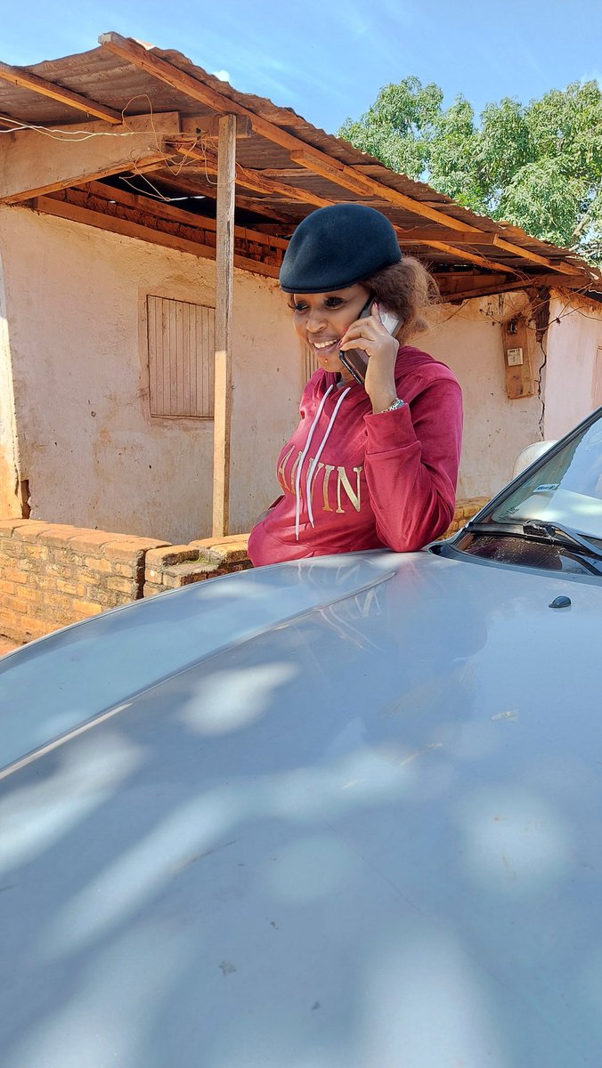 jocelyne_bizart's tweet image. Bisou à tous merci d’être Toujours présent 🥰🙏🏽❤️ 

Suivez-moi moi aussi 👇👇
Instagram: Jocelyne Bizart 
Twitter : Jocelyne Bizart 
Youtube : Jocelyne Bizart 

#lyzara_productions #KmermixsGroup #samuser #musiquecamerounaise #yunika