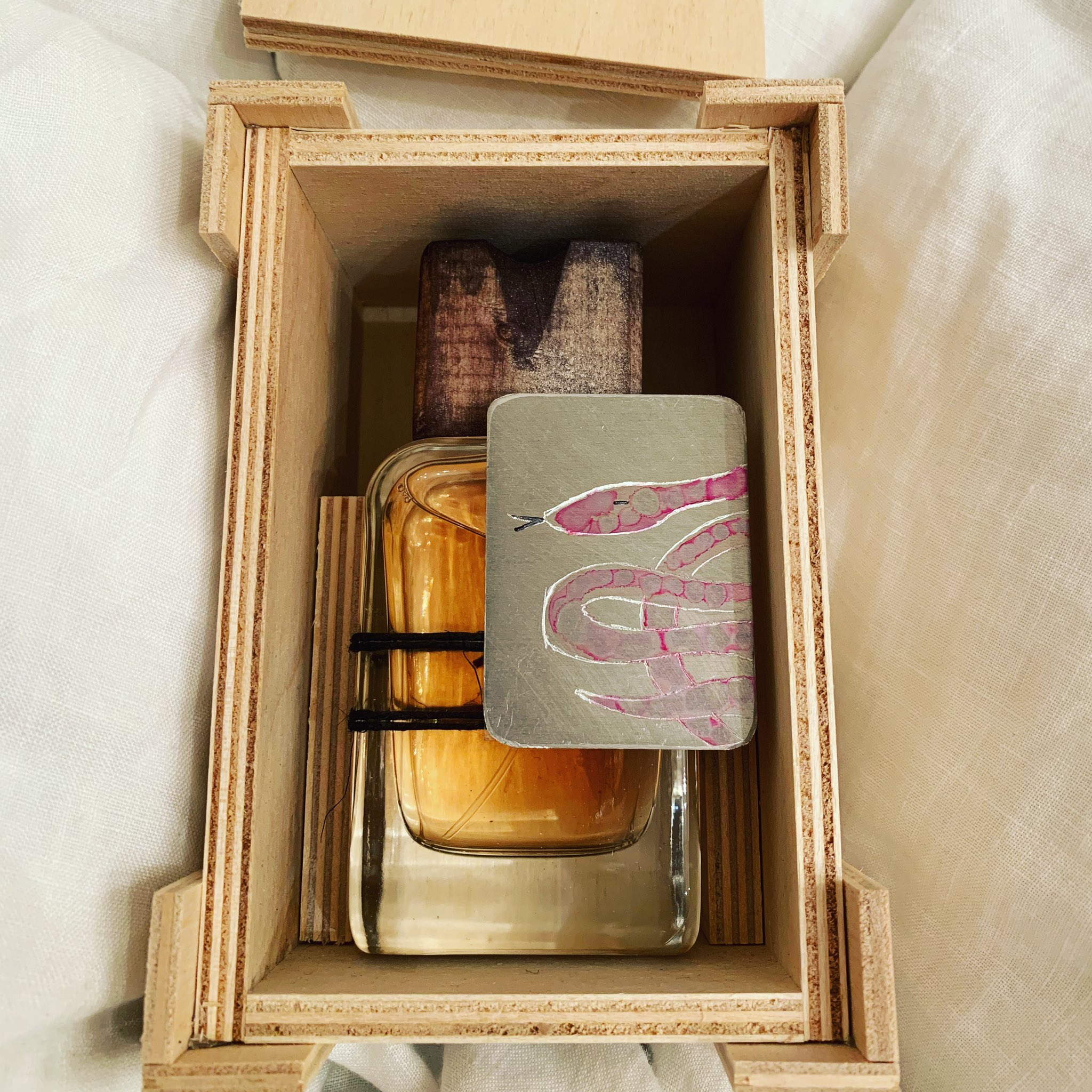 タウアーパフューム レール デュ デゼール マロカン｜モロッコの砂漠の風