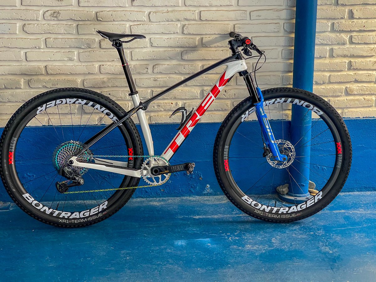 AlvaritoMac1as's tweet photo. Los sueños se hacen realidad si tenemos el coraje de perseguirlos 🤩
Les presento a mi nueva compañera de batalla #trekprocaliber 2021 y quiero dar las gracias a mi equipo Trek Argentina por la confianza y por el apoyo incondicional 🤜🏻🤛🏻😍 https://t.co/oK3VkiSeKw