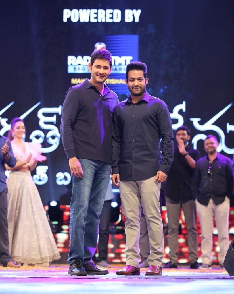 SIKrishnaGoud11's tweet photo. Happy B-Day🎂...... TARAK❤️
From #MaheshBabu Fans 
@urstrulyMahesh @tarak9999 
@MaheshFanTrends @NTR2NTRFans @TeamNTRFC https://t.co/AfgTAEDzkE