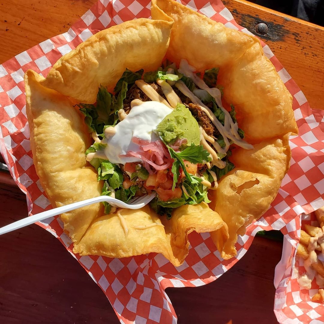 experience_CV's tweet photo. We love watching our community support one another. โค๏ธ Let's continue to do our part to #StayLocalSupportLocal through the long weekend.
๐ธ's
Coast Surf Shop with Boonies Pizza
@triaculinary at Dubois Food
CV Local at Comexi Cantina
Toscano's Mediterranean Grill at Phat Parrot https://t.co/lUVu0JLlLS