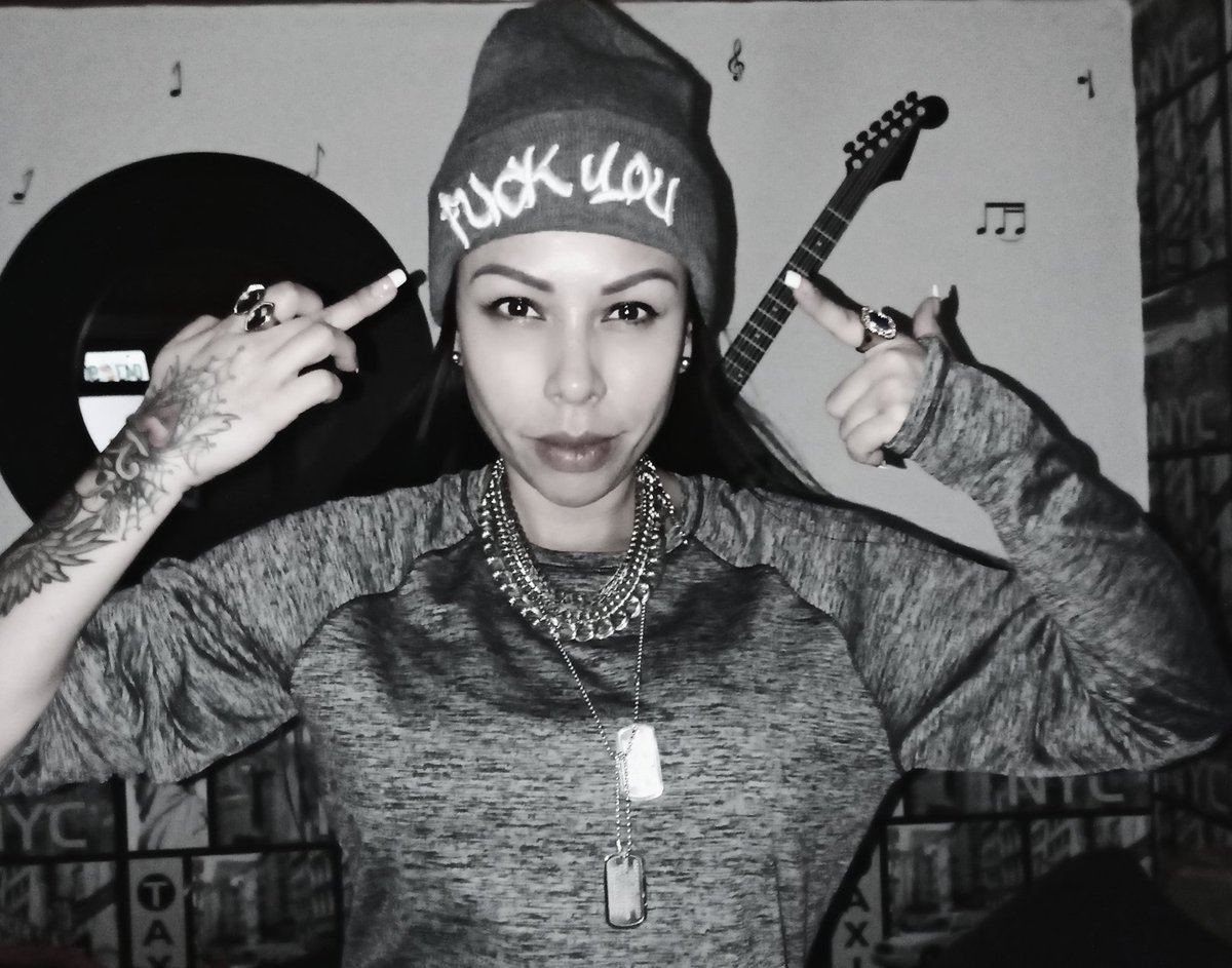 AngieRoa79's tweet photo. #covid_19 #fuck #fuckcovid19 #fuckyoucovid 
.
@AngieRoa79 #LaNiñaRoa https://t.co/KF8qZ7NmXR