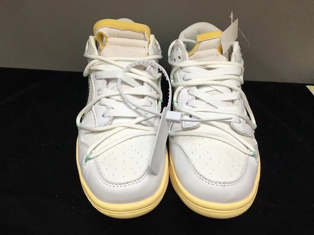 kicksonfire's tweet photo. Part of the upcoming Off-White™ x Nike Dunk Low “The 50” Collection, here is a first look at the Off-White x Nike Dunk Low “01 of 50”.
📸IG: sneakerjamz_new https://t.co/vIcYjyQVzO