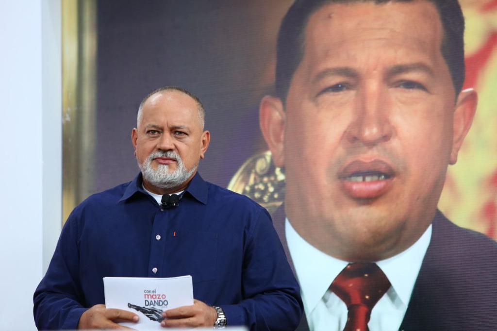 #EnVivo <a href="/dcabellor/">Diosdado Cabello R</a>: Nosotros vamos a actuar. Yo no quiero ni un centavo para mí. Si es efectivo: compraremos vacunas. Si no: Universidad, viviendas, para uso del Pueblo y me sentiré reivindicado. 

#PalestinaEstamosContigo