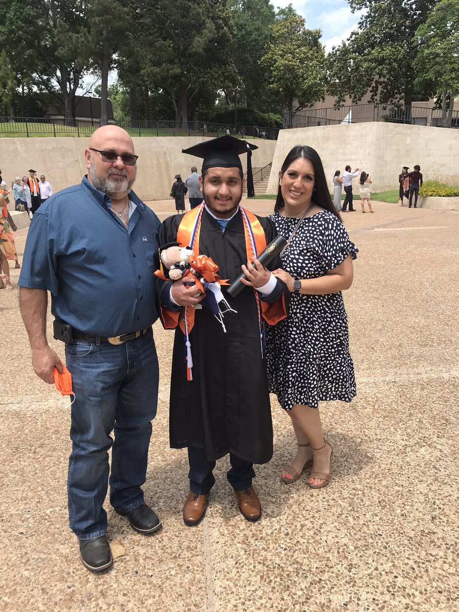 JoannaBMunoz's tweet photo. @DanRather My son just graduated from Sam Houston State University with a BS in Criminal Justice and a minor in Forensic Science. He was diagnosed on the Autism spectrum at the age of 9 but has never let that hold him back. We are beyond proud of how well he’s done. 🧡🐾💙#EatEmUpKats https://t.co/p7xKEnotSh