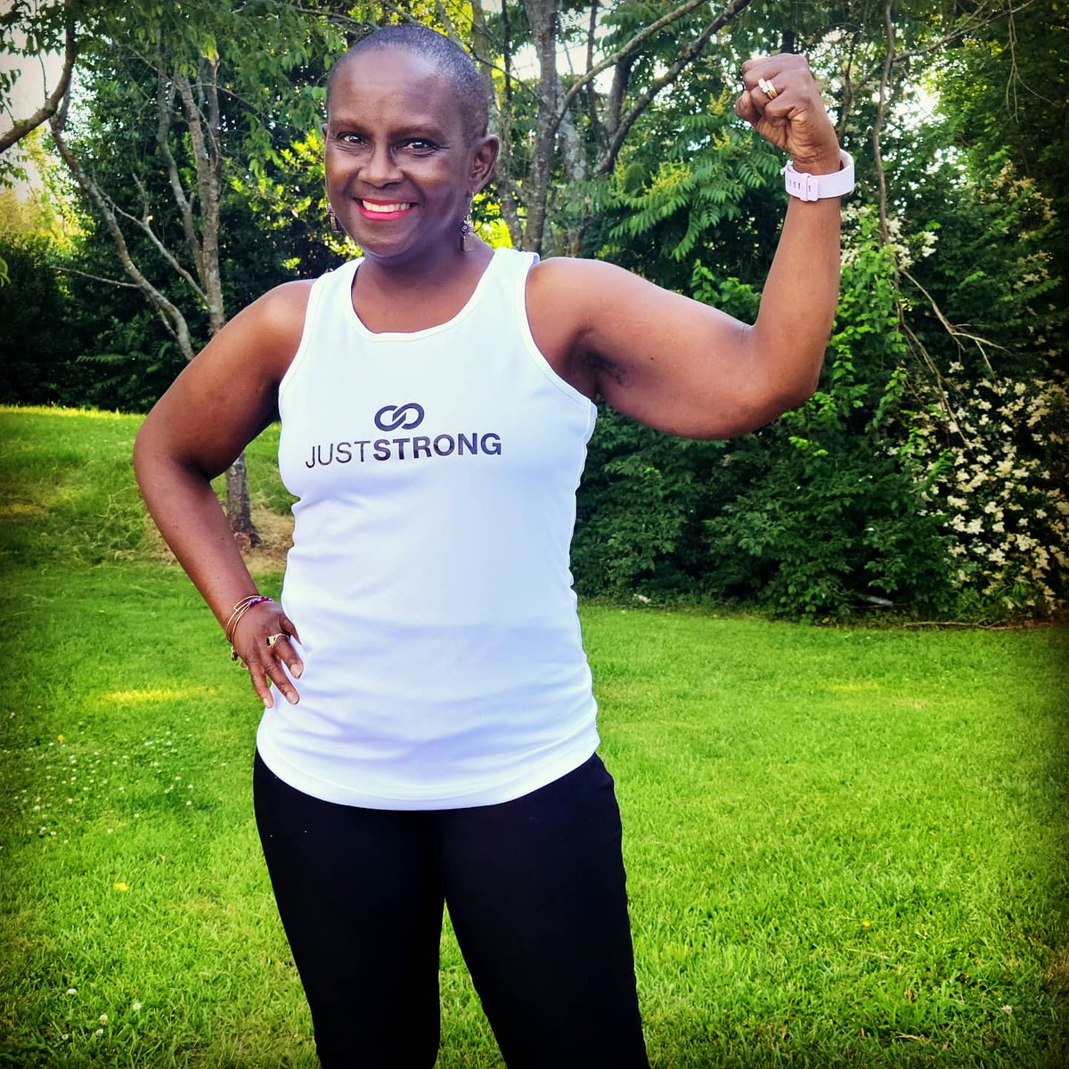 TheGWPrincess's tweet photo. Flexing in my @JustStrong_Fit clothing! #mayislupusawarenessmonth #timekaneedsakidneynow https://t.co/RbCnl7CxqD