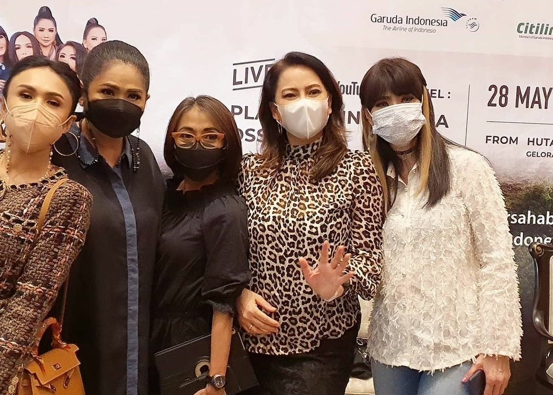 MemesSays's tweet photo. Press converence for all star legends virtual concert at @PlataranResorts supporting for Indonesia music and ecotourism

cc : @memes605 https://t.co/LxMUZ4pnyh