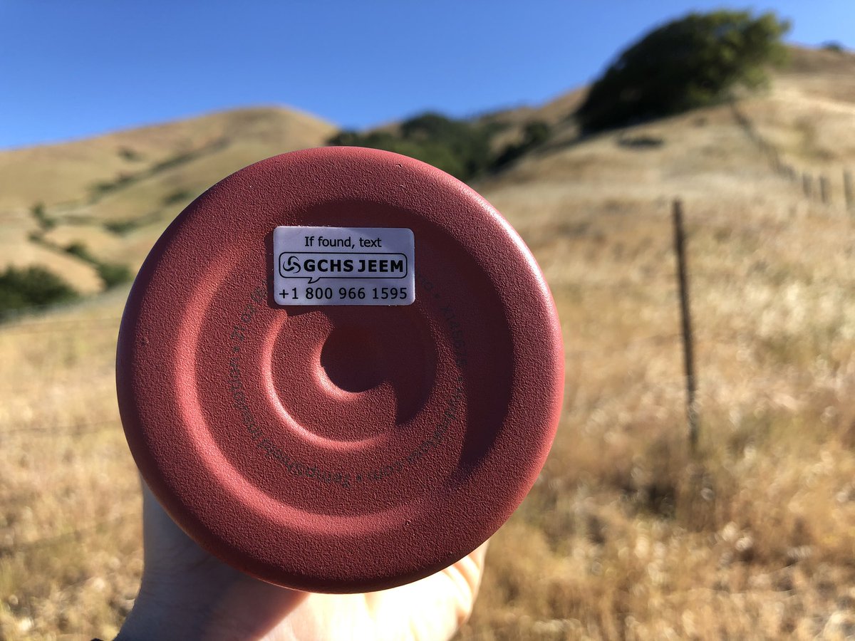LolaTagFound's tweet photo. Tagged my water bottle with Lolatag #findyourstuff #hiking #nature #California #outdoors #lostandfound #gear https://t.co/tR2q2JcIlI