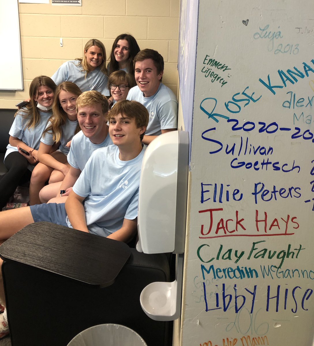 SME_SHARE's tweet photo. We're going to miss this group A LOT! Congratulations to our SHARE Execs and the Class of 2021 on their last day. You'll do great things! ❤️💙🖤@SMEOffice https://t.co/I0OQRGR8Oj