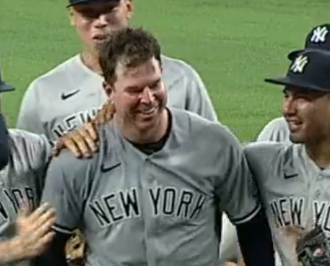 verymlb's tweet photo. You get a no-hitter. And you get a no-hitter! https://t.co/iOiwX65ZeS